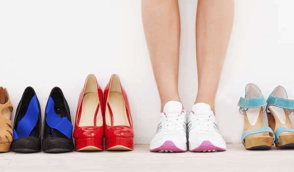 تفسير رؤية الأحذية الكثيرة في المنام للمتزوجة