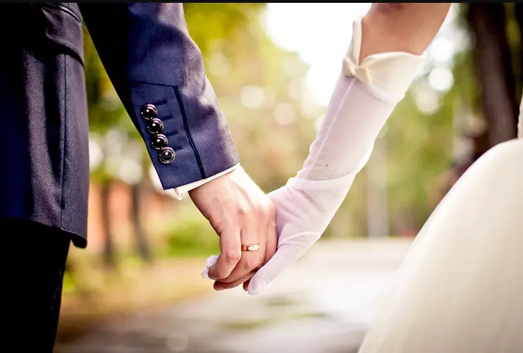 10 تفسيرات لحلم رؤية زواج المتزوجة في المنام لابن سيرين