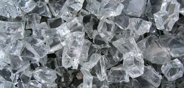 الحلم بالزجاج في الفم