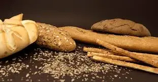 الخبز للميت في المنام