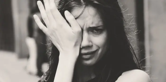 العياط في الحلم للعزباء