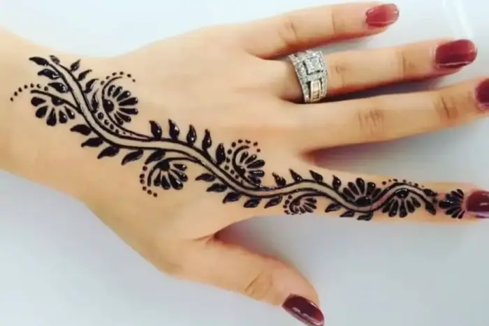 الحنه في اليد في الحلم