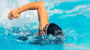 العوم فى الماء فى المنام