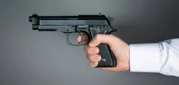 المسدس في المنام للعزباء لابن سيرين