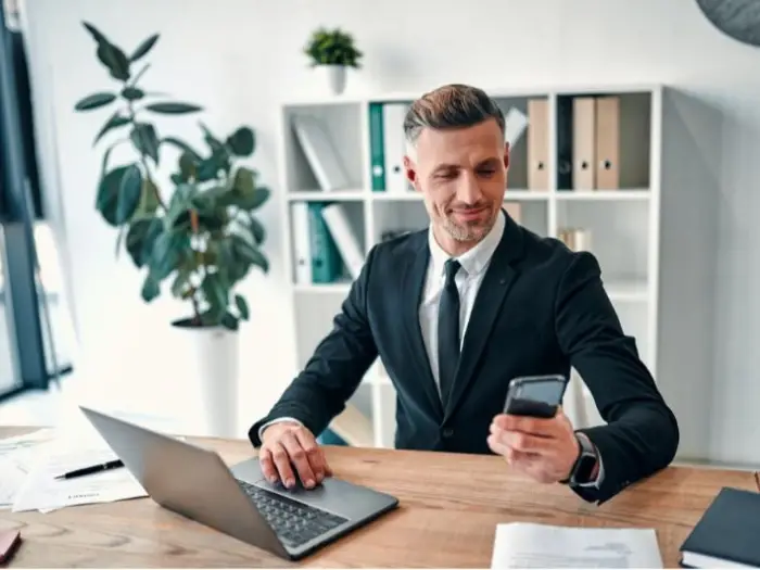 رؤية رجل غني في المنام